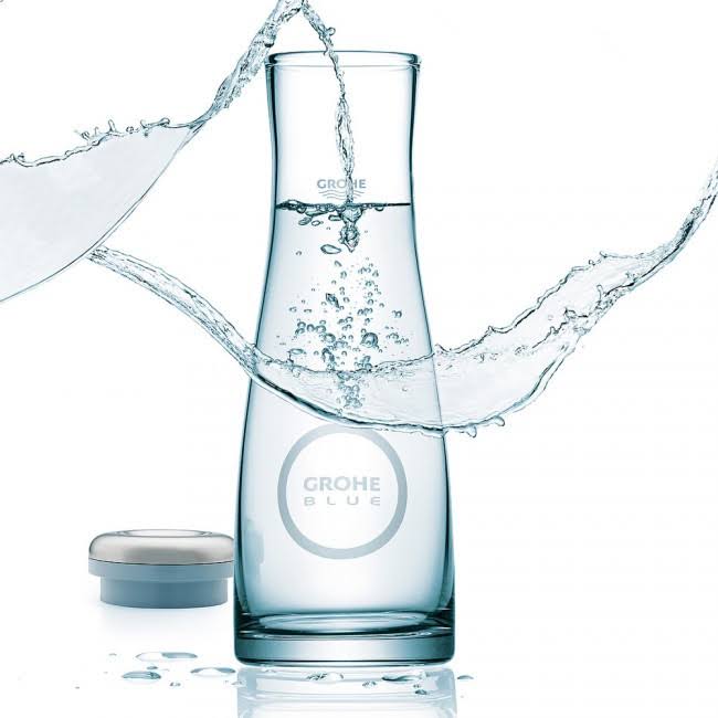 Glass Carafe with Lid Q830090