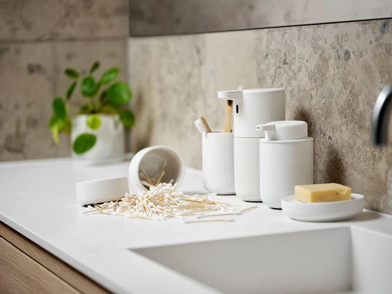 White Toothbrush Mug Y4598