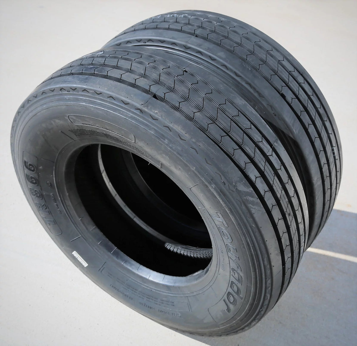 245/70R19.5 16 Ply Commercial Tire F348315