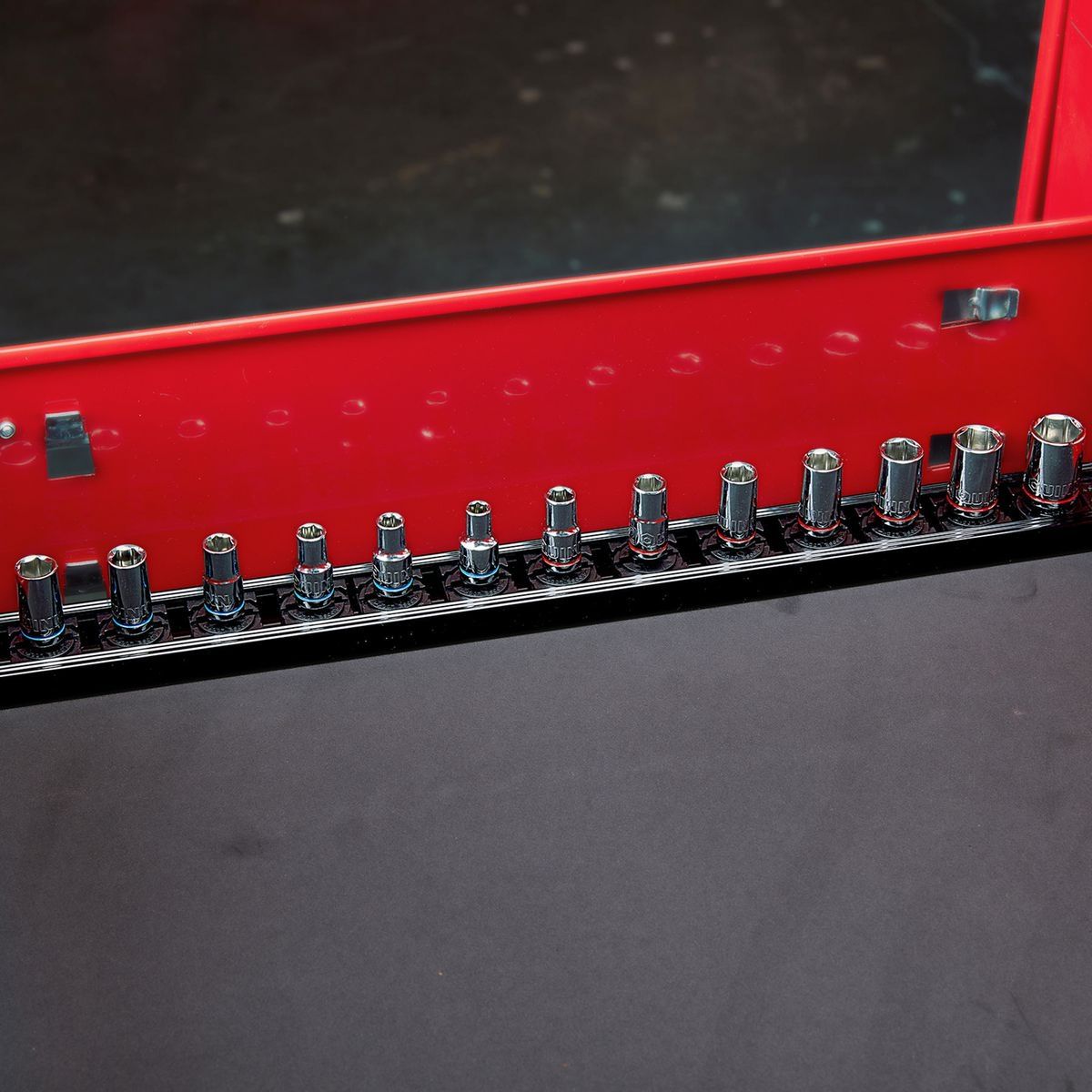 1/4 in. Magnetic Socket Rail with Twist Lock R395431