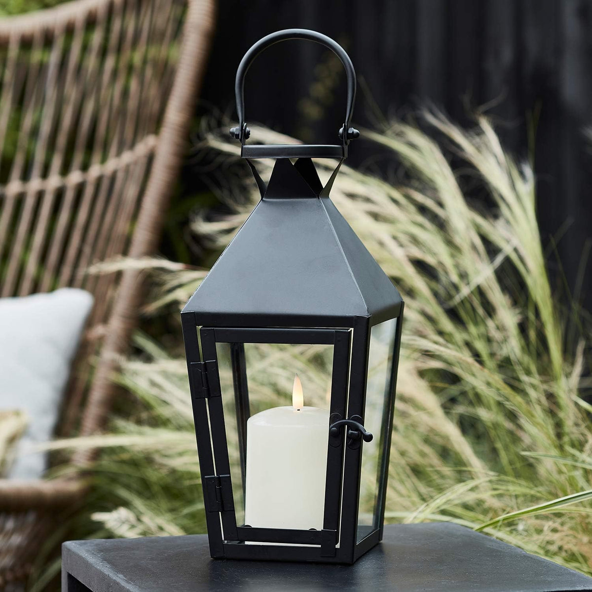 Black Metal LED Flameless Candle Lantern I715289