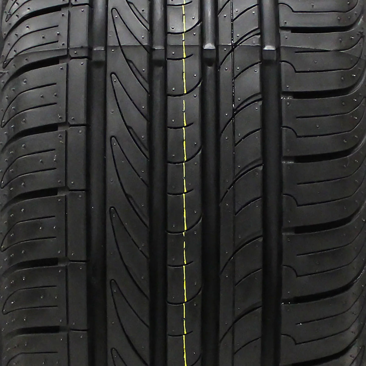 225/70R16 103T Passenger Tire D93702