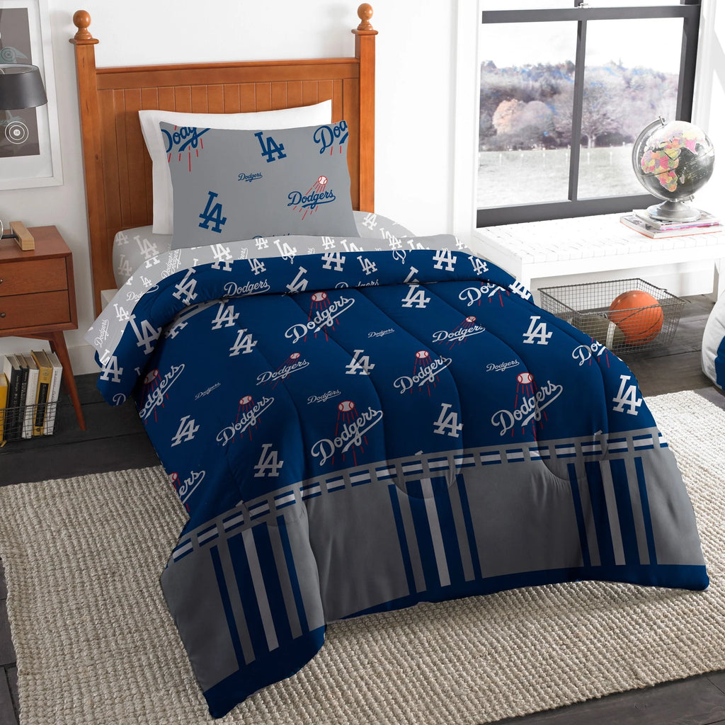 Queen Size 5 Piece Polyester Bed In Bag Set W940